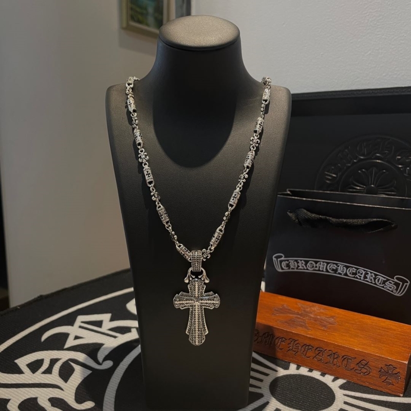 Ch**me He**ts necklaces